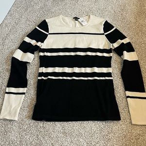 Black/ecru engineered striped lightweight sweater